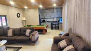 Jasmine chalet