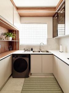 The Nest on Nelson - Central City Retreat