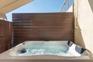 The Athens Micro Loft with private jacuzzi
