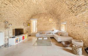 LEvasion Authentic Provencal farmhouse with pool for rent in Provence