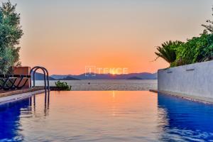 TEKCE Villa Knight Island N27