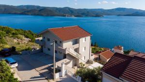 Apartman Arapovic 4 by Villas Guide