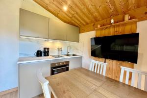 Studio with balcony and view close to the slopes