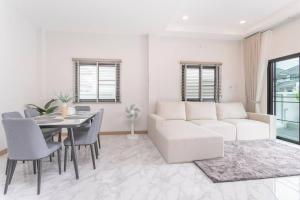 Stylish 3BR minimal pool villa, Chiang Mai
