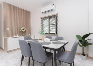 Stylish 3BR minimal pool villa, Chiang Mai