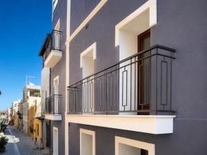 Garibaldi Suite 3 Renovated 1BR Apartment, Old Town Olbia