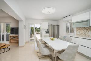 Apartments La Marea