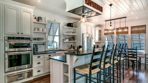 Modern Oceanfront Beach House in Pawleys Island, South Carolina