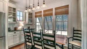 Modern Oceanfront Beach House in Pawleys Island, South Carolina