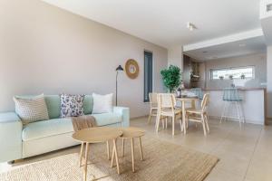 Sun Retreat Portimão, with Pool and Private Balcony
