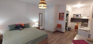 Quiet studio with pool, 15 minutes from Aix