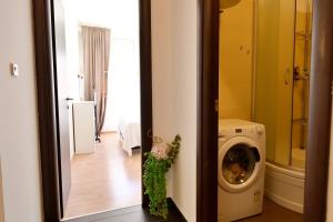 Emily Garden city apartment with Private parking