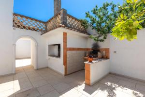 Casa Uccio by BarbarHouse