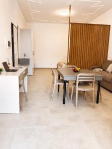 Regina Apartments
