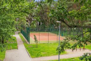 Nadmorski Dwór 1km od Plaży by Downtown Apartments