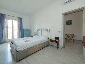 HomeLovers Spacious Flat B Aires District MM1