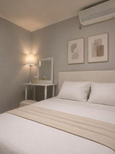 Hongdae 4min walkㅣ1st floorㅣ6peopleㅣ3 Queen beds