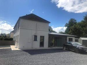 Historic Woodland View Retreat in Cahir Town