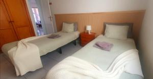 Alquilaencanarias-Medano Galte, terrace and beach