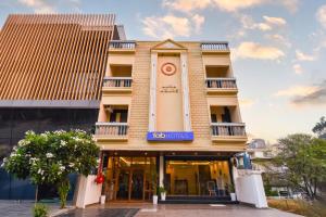 FabHotel Aura Azure, Mahalaxmi Nagar