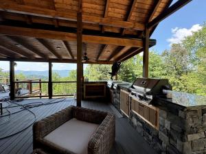 Gorgeous Cabin with Indoor Pool, Fireplace and Barbecue in Sevierville, Tennessee