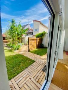 House with private pool in Colombes