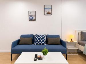New 1BR King Bed Near BTS Nightlife Area