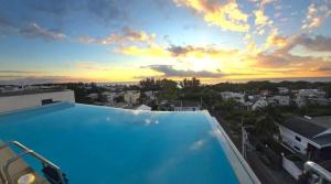 Perfect Penthouse - Infinity Pool - Family Comfort