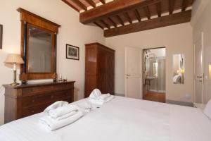 Le Piazzole Collection