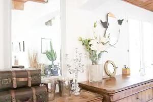 Artist Villa 8P Private Pool, Jacuzzi, 1 hectare next typical Provençal village
