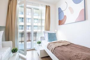 Central - Balcony - Sleep Well City Stay