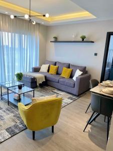 Horizon Vibes 2Br Apartment, Next To Azure and Ibis Hotel