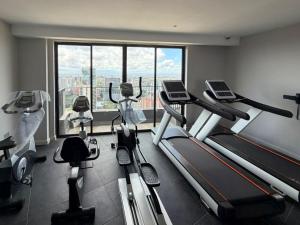 EK SkySuite Altura Upperhill Floor 21 with Panoramic views