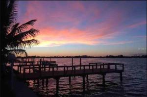 Treasure Island Condo, Beach, Sunsets, Heated Pool