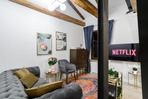 Lumina I Premium Apartment with Balcony I AC