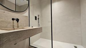 Casa Center Luxurious 2BR Wi-Fi, Parking AC