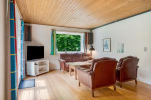 Spacious Holiday Home With Terrace, Wood-Burning Stove And Large Plot