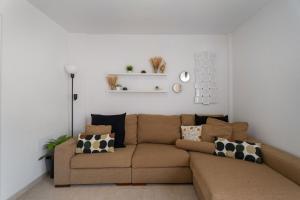 Charming Apartment with Pool View in Candelaria, Spain