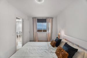 Charming Apartment with Pool View in Candelaria, Spain