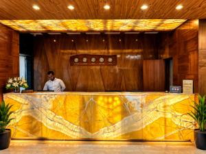 Golden Palace Puri - Private Flagship Beach - Swimming Pool - Sea View Rooms - Restaurant - Luxurious Stay