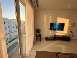 Thewalk2 Pool View ~ 5 mins from Airport