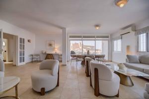 143 - Spacious Villa with Private Pool & Stunning Views