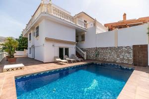 143 - Spacious Villa with Private Pool & Stunning Views
