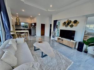 Keya Mountain View Pool Villa Samui