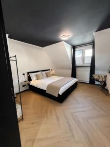 E&S Apartments 2