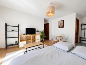 Le Clos des Vignes - Balconies and Free Parking