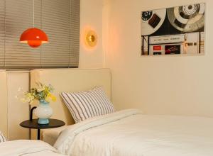 1-minute Mangwon Station,Hongik Univ Station, accommodation for 5, Mangwon Market, family-friendly
