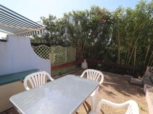 Studio Cabine avec terrasse ensoleillée, piscines, parking privé, à 500m de la plage - FR-1-307-133