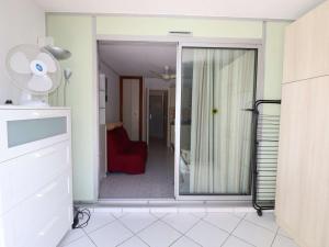 Studio Cabine avec terrasse ensoleillée, piscines, parking privé, à 500m de la plage - FR-1-307-133