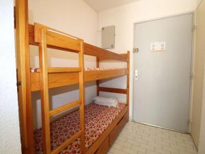 Studio Cabine avec terrasse ensoleillée, piscines, parking privé, à 500m de la plage - FR-1-307-133